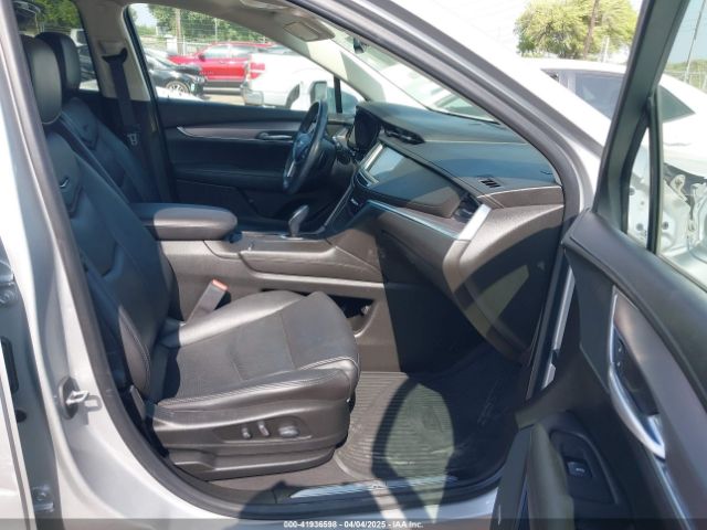 1GYKNCRS1KZ112444 Cadillac XT5 LUXURY