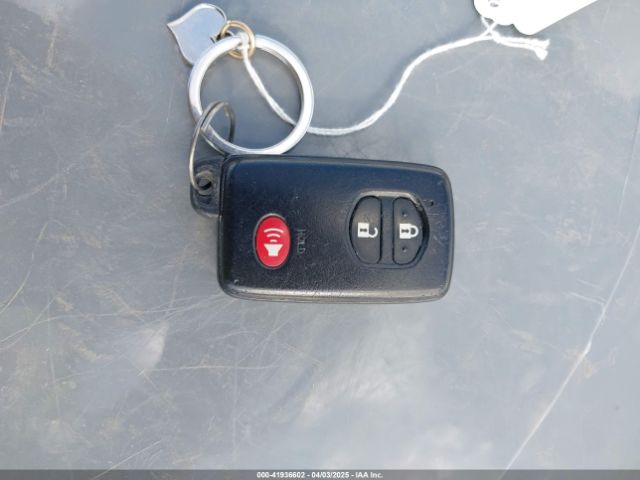 JTDKN3DU7F0457437 Toyota Prius Three
