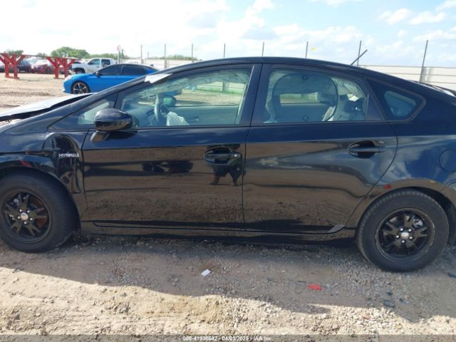 JTDKN3DU7F0457437 Toyota Prius Three
