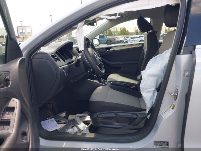 3VW2B7AJ0HM393751 Volkswagen Jetta 1.4t S