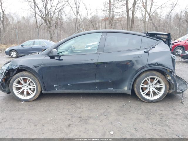 7SAYGDEE5NA016892 Tesla Model Y Long Range Dual Motor All-wheel Drive