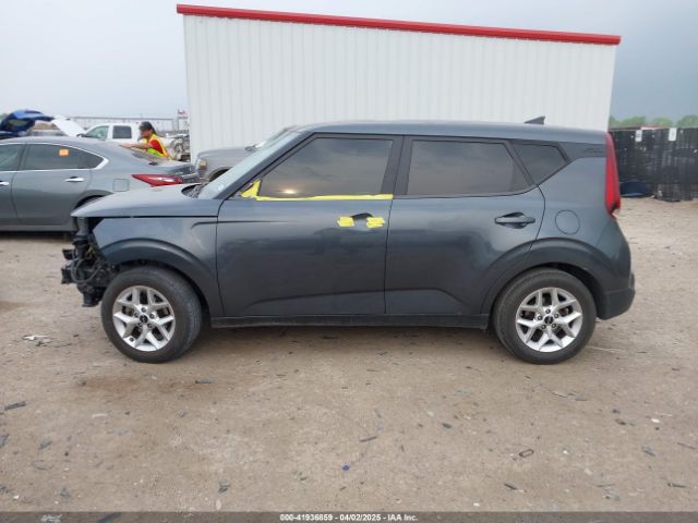 KNDJ23AU1N7810608 KIA SOUL LX