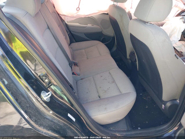 KMHD84LF1HU384887 Hyundai ELANTRA SE