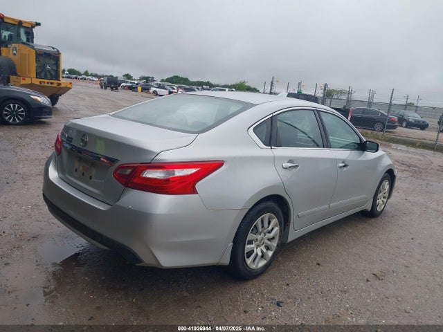 1N4AL3AP5HC482165 Nissan Altima 2.5 S