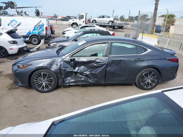 58ADA1C19RU054271 Lexus ES 300H