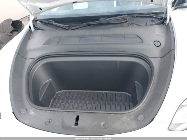 2023 TESLA MODEL Y 7SAYGDEFXPF589477 Photo 9