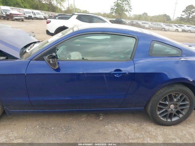 1ZVBP8AM1E5319368 Ford Mustang V6 Premium