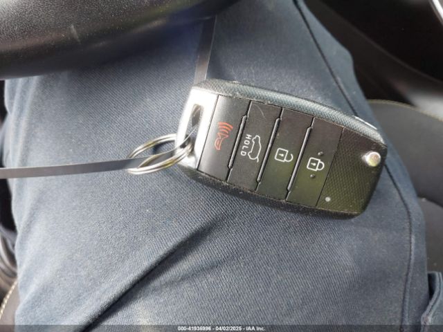 KNDJP3A55G7330696 KIA SOUL +