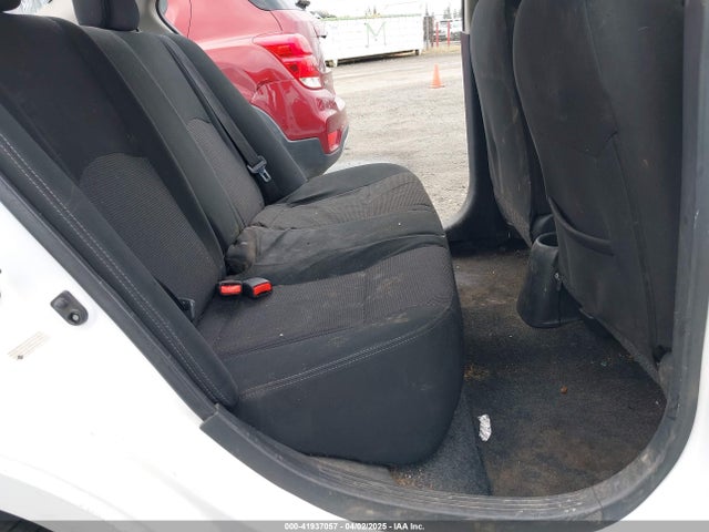 3N1CN7AP7JL875232 Nissan Versa 1.6 Sv