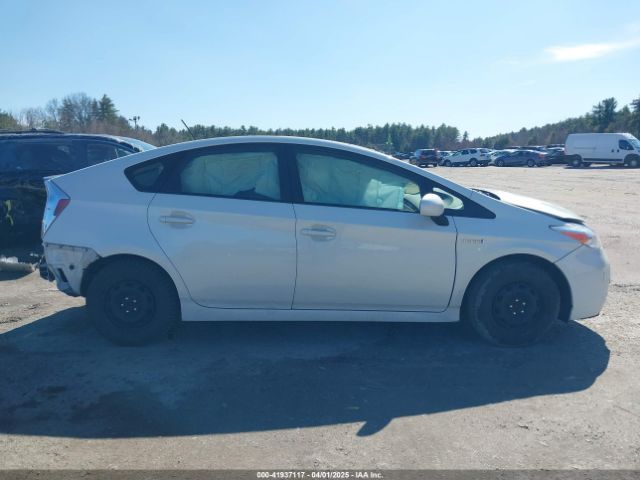 JTDKN3DU9F1875847 Toyota Prius Four