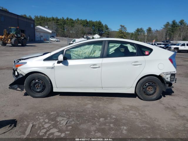 JTDKN3DU9F1875847 Toyota Prius Four