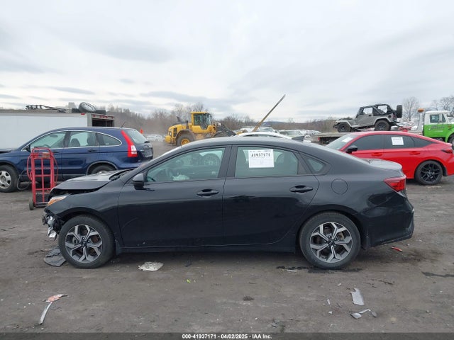 3KPF24AD1ME270655 KIA Forte Lxs