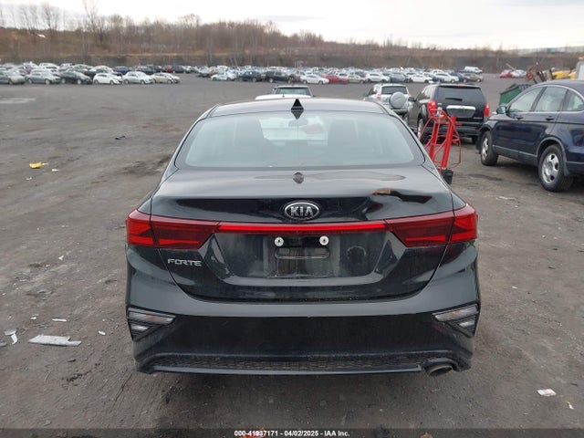 3KPF24AD1ME270655 KIA Forte Lxs