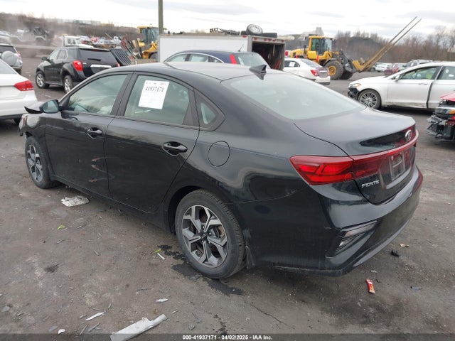 3KPF24AD1ME270655 KIA Forte Lxs