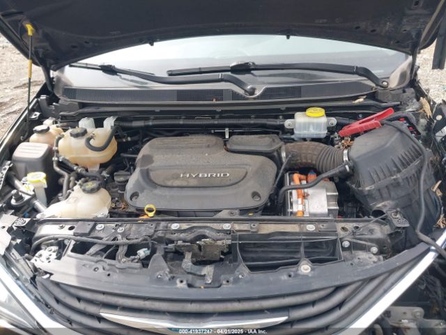 2018 CHRYSLER PACIFICA HYBRID 2C4RC1N71JR230065 Photo 9