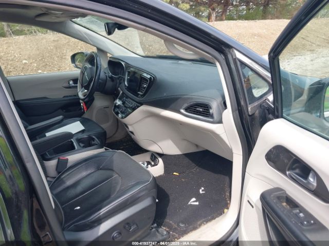 2018 CHRYSLER PACIFICA HYBRID 2C4RC1N71JR230065 Photo 4
