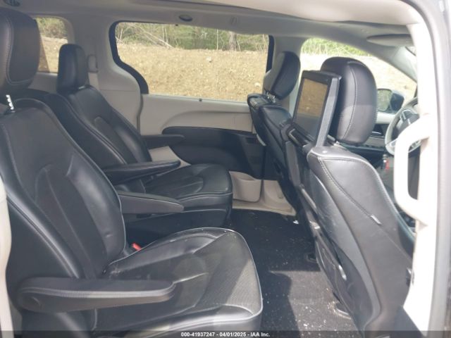 2018 CHRYSLER PACIFICA HYBRID 2C4RC1N71JR230065 Photo 7