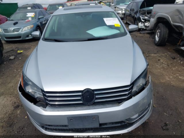1VWBT7A35FC050110 Volkswagen Passat 1.8t Se