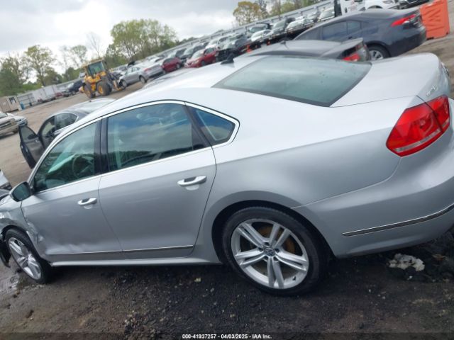1VWBT7A35FC050110 Volkswagen Passat 1.8t Se