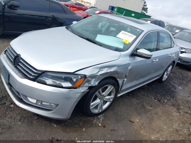 1VWBT7A35FC050110 Volkswagen Passat 1.8t Se