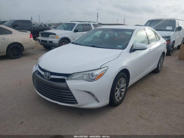 4T1BF1FKXFU044073 Toyota CAMRY LE