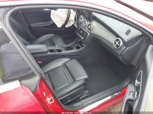 WDDSJ4GB2JN671975 Mercedes-Benz CLA 250 4MATIC