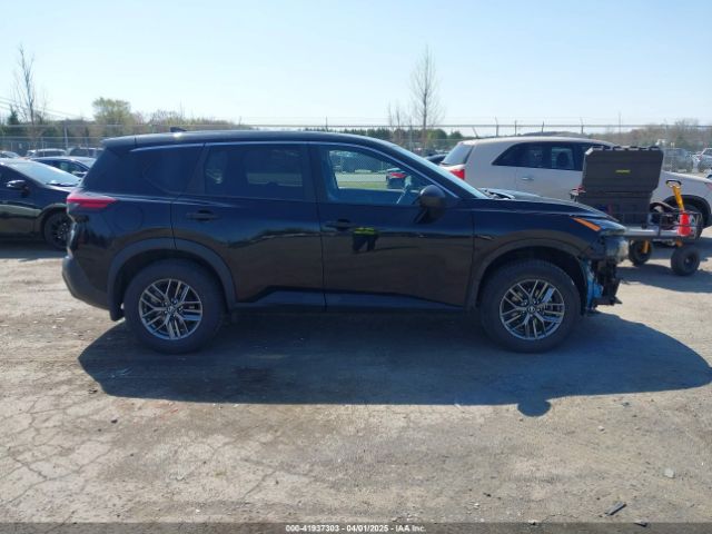 5N1AT3AB3MC738257 Nissan Rogue S Intelligent Awd