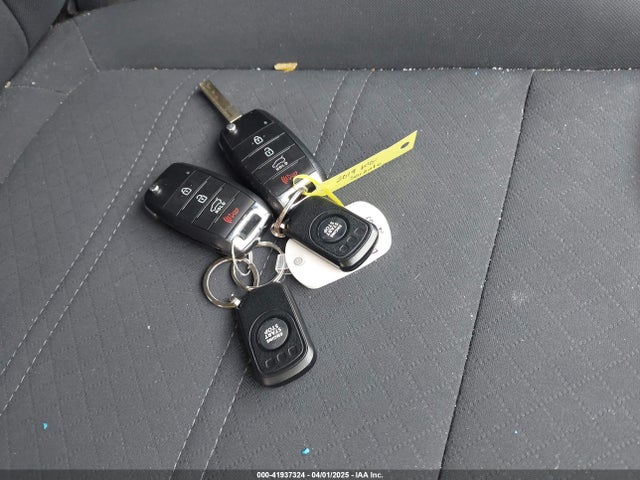 5XYPGDA38KG433041 KIA Sorento 2.4l Lx