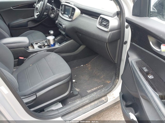 5XYPGDA38KG433041 KIA Sorento 2.4l Lx