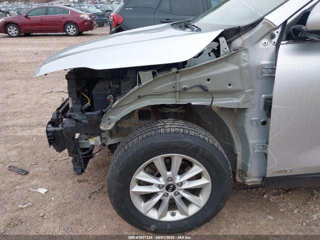5XYPGDA38KG433041 KIA Sorento 2.4l Lx