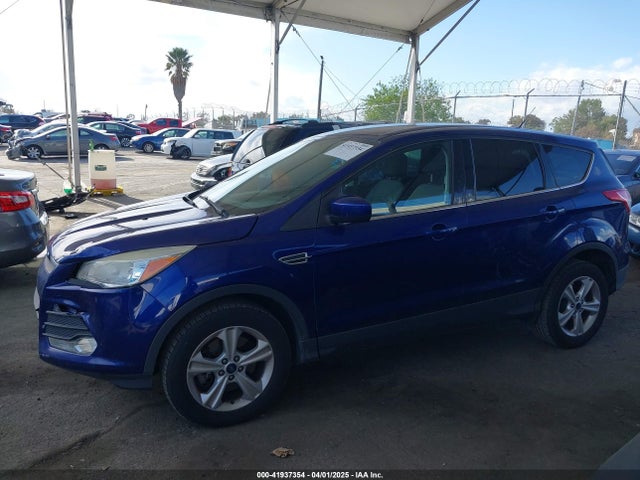 1FMCU9GX2GUC89275 Ford ESCAPE SE