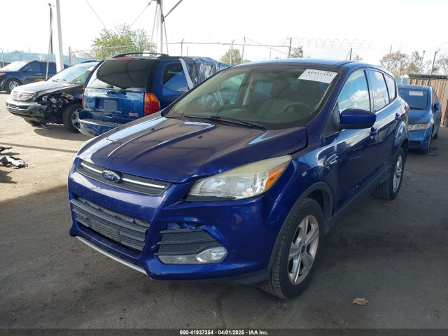 1FMCU9GX2GUC89275 Ford ESCAPE SE