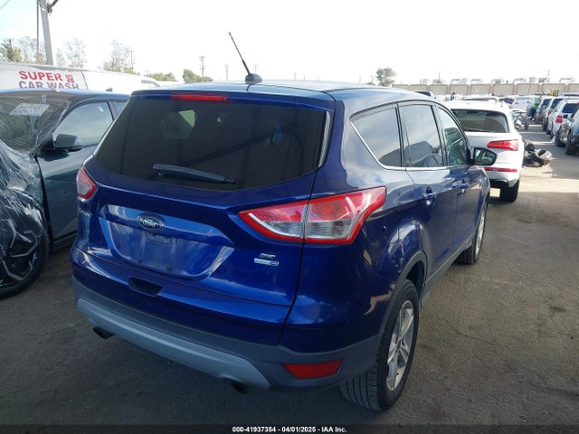 1FMCU9GX2GUC89275 Ford ESCAPE SE