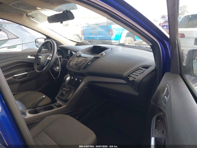 1FMCU9GX2GUC89275 Ford ESCAPE SE