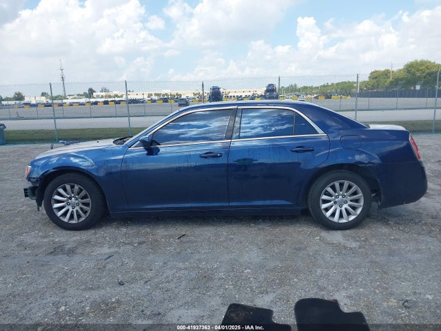 2C3CCAAG6EH288572 Chrysler 300