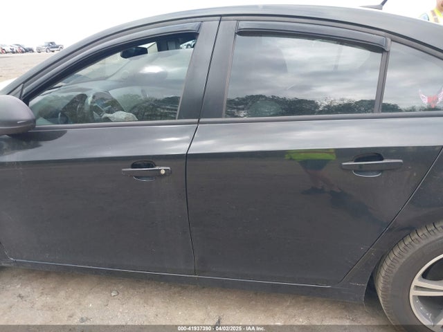 1G1PA5SG8E7296220 Chevrolet Cruze Ls Auto