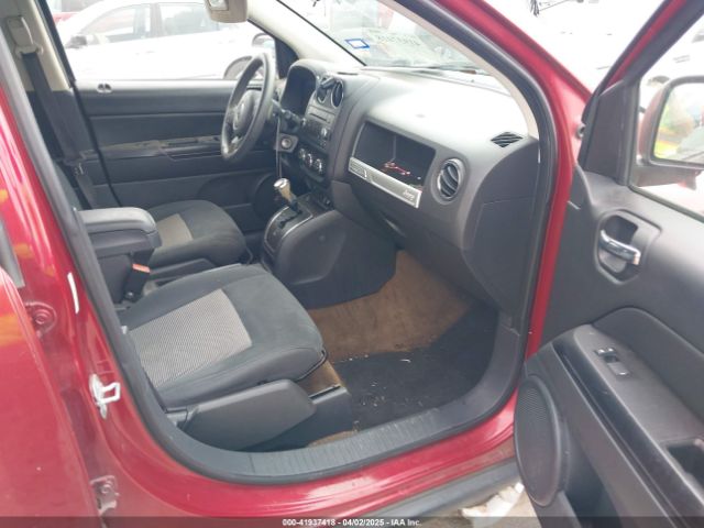 1C4NJCBA8ED881668 Jeep Compass Sport