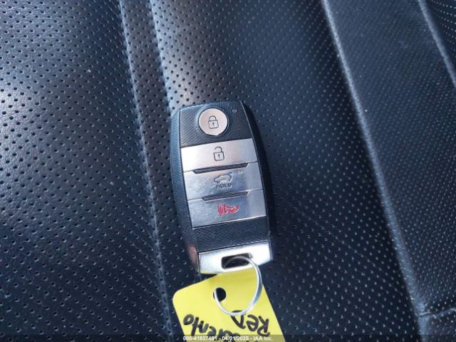 5XYPKDA55GG113859 KIA Sorento 3.3l Sx