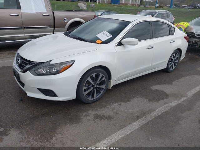 1N4AL3AP0HN345977 Nissan Altima 2.5 Sr