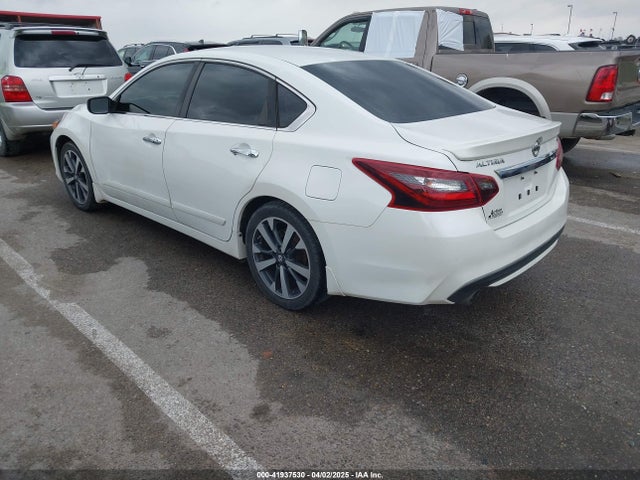 1N4AL3AP0HN345977 Nissan Altima 2.5 Sr