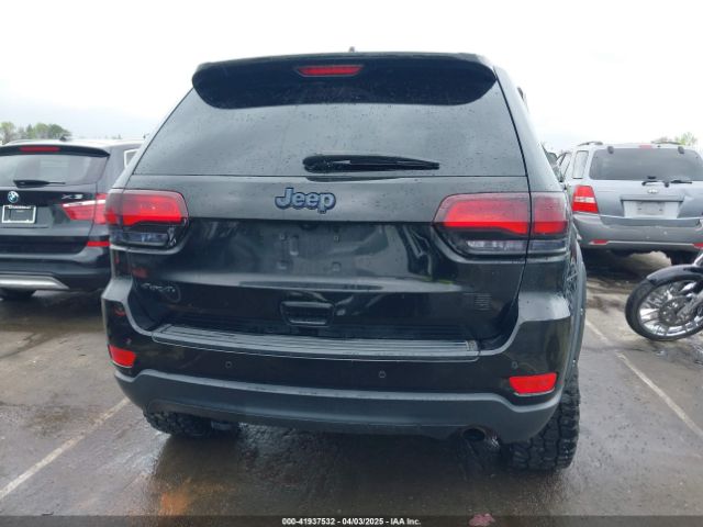 1C4RJFAG2JC500227 Jeep Grand Cherokee Upland 4x4