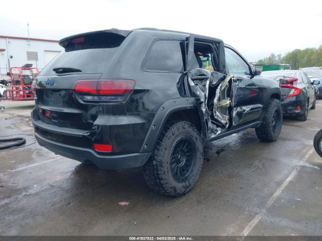 1C4RJFAG2JC500227 Jeep Grand Cherokee Upland 4x4