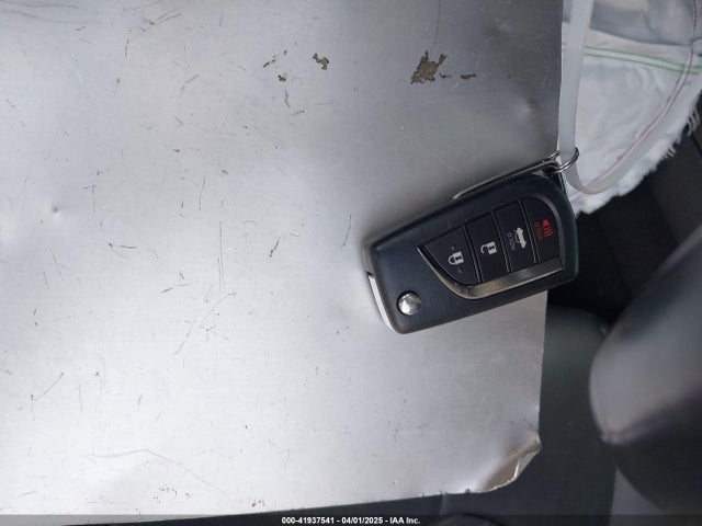 4T1G11AKXNU070473 Toyota CAMRY SE