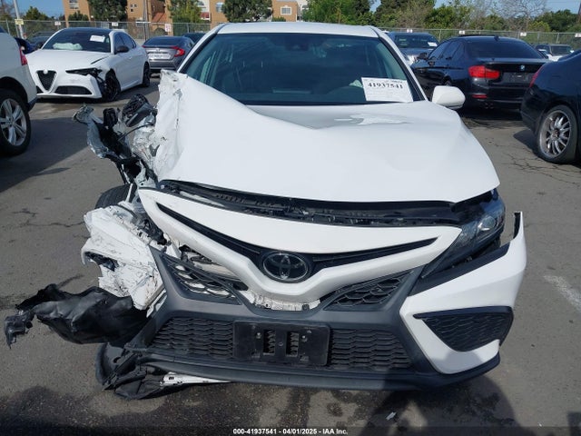 4T1G11AKXNU070473 Toyota CAMRY SE