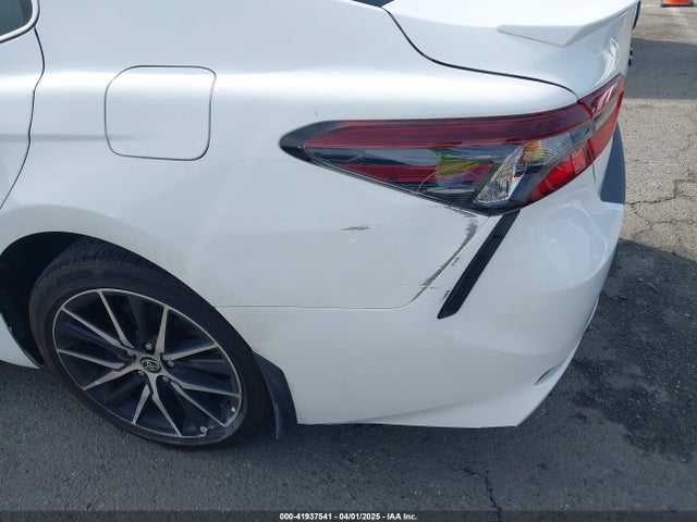 4T1G11AKXNU070473 Toyota CAMRY SE