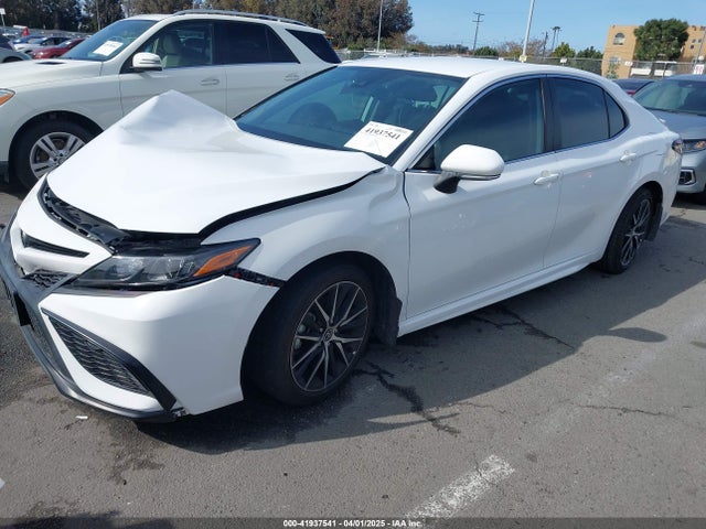 4T1G11AKXNU070473 Toyota CAMRY SE