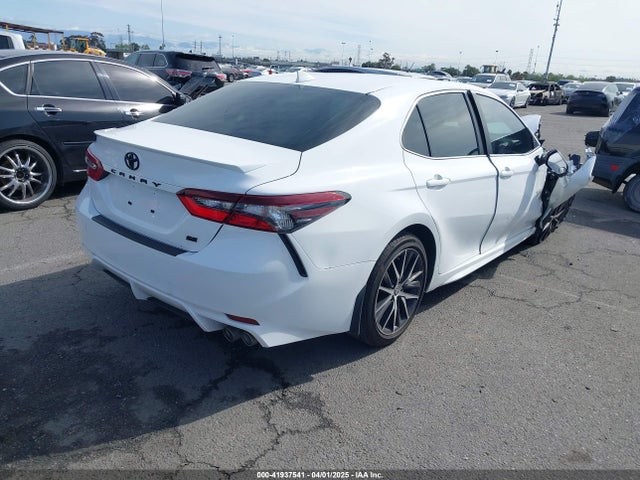 4T1G11AKXNU070473 Toyota CAMRY SE