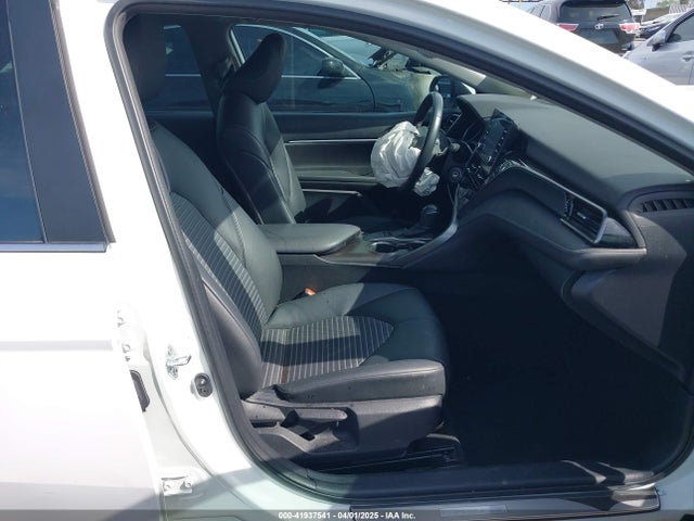 4T1G11AKXNU070473 Toyota CAMRY SE