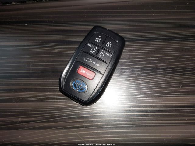 5TDESKFC4RS137515 Toyota Sienna Platinum