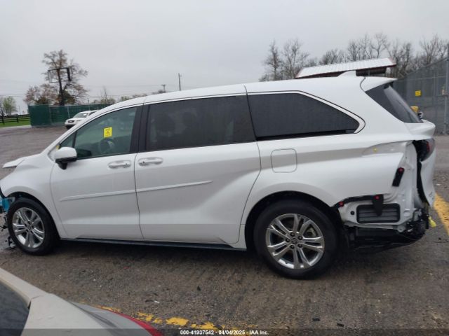 5TDESKFC4RS137515 Toyota Sienna Platinum